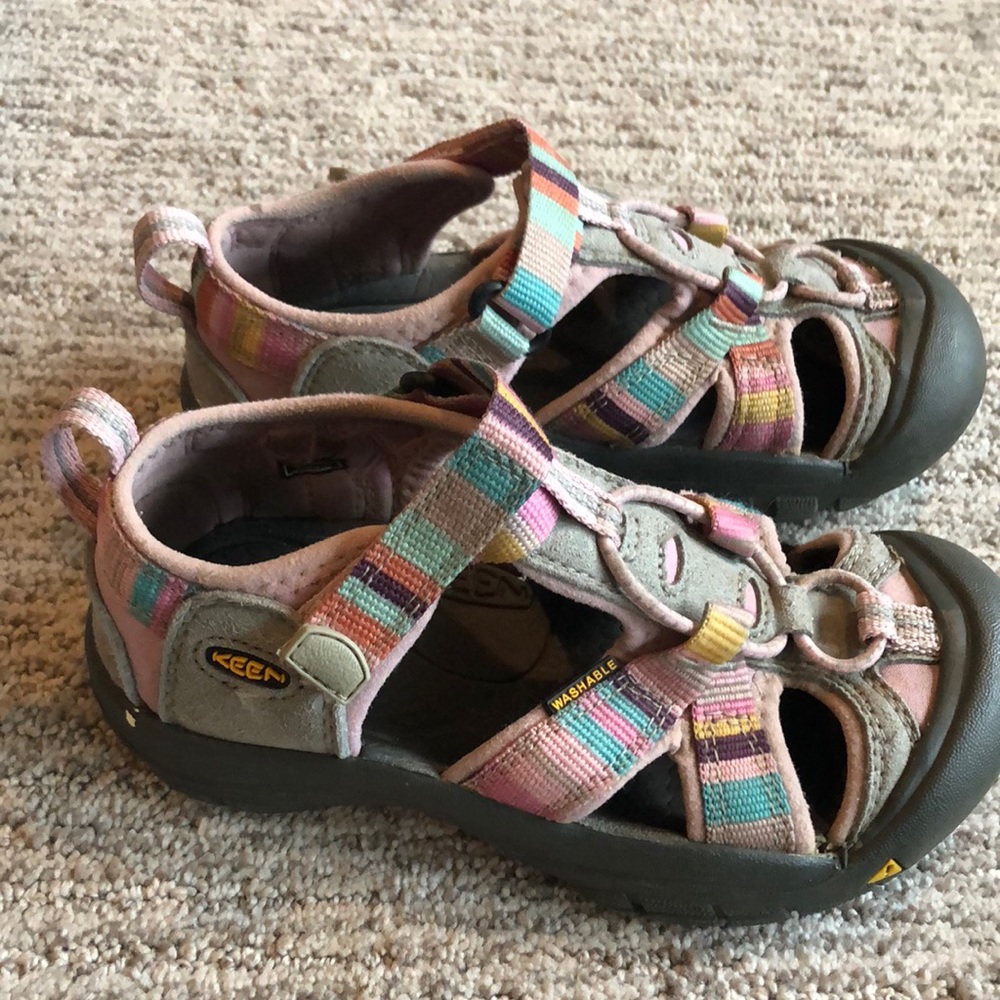 Keen shoes.  Good used condition.